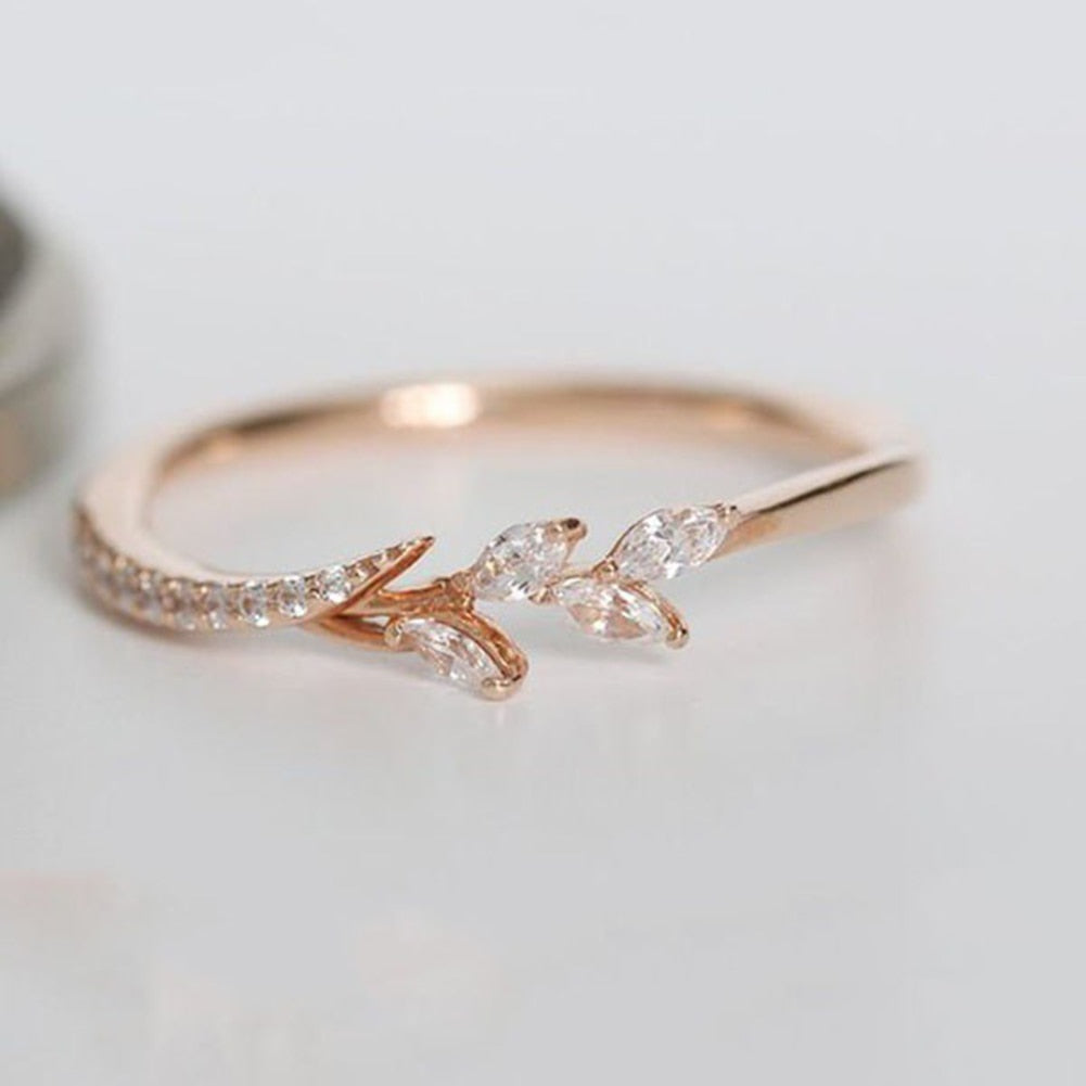 Vintage Simple Floral Crystal Ring